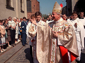 Archbishop Juliusz Paetz, formerly of Poznan, Poland, is pictured in an undated file photo. Archbishop Paetz, who resigned in 2002 after being accused of sexually molesting Catholic seminarians, has been warned by the Vatican to stay away from commemorations of Poland's Christian conversion and an upcoming visit by Pope Francis. (CNS photo/Remigiusz Sikora, EPA) 